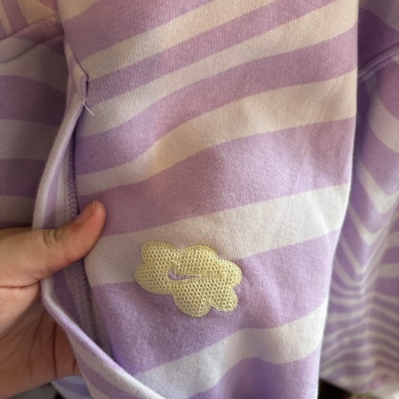 Women’s Nike cropped sweater - Picture 2 of 6